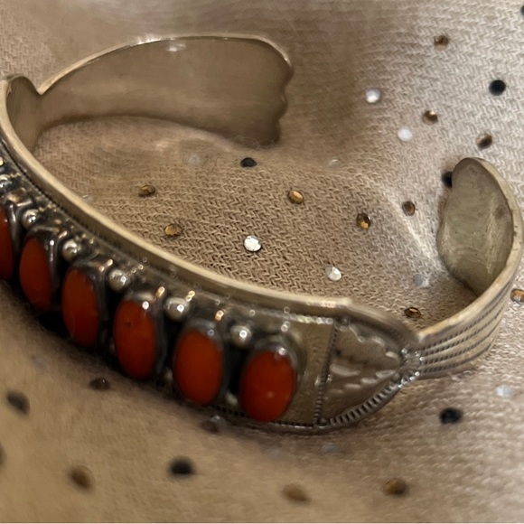 Coral and sterling silver Navajo RB stamped bracelet cuff - Picture 9 of 10